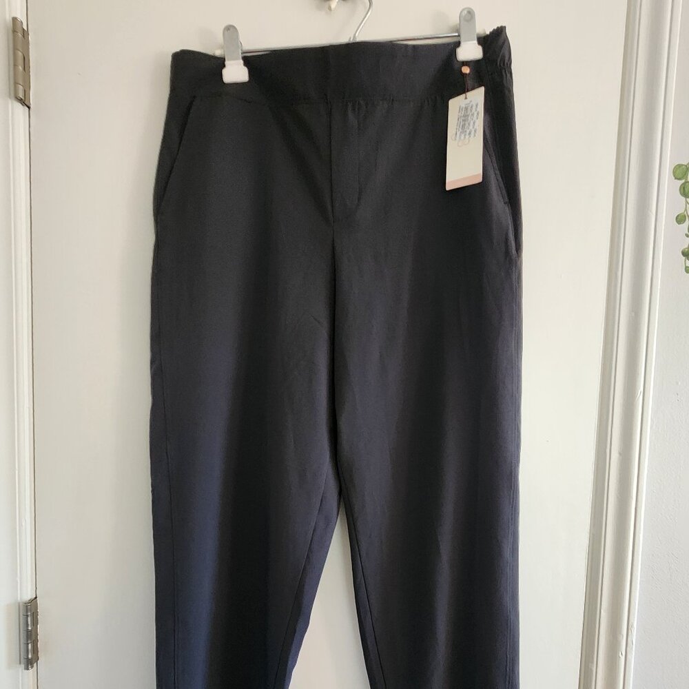 Black straight leg lightweight travel pants
